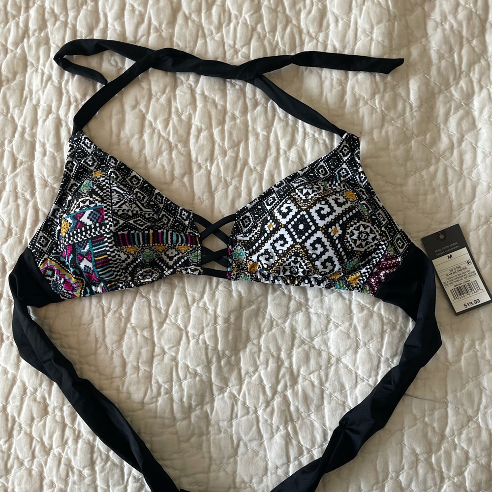 Bathing suit top. Size medium